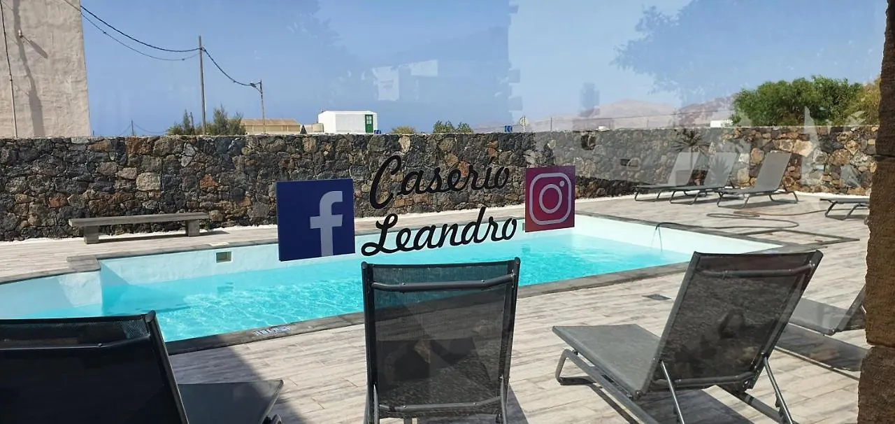 Villa Caserio Leandro Tias