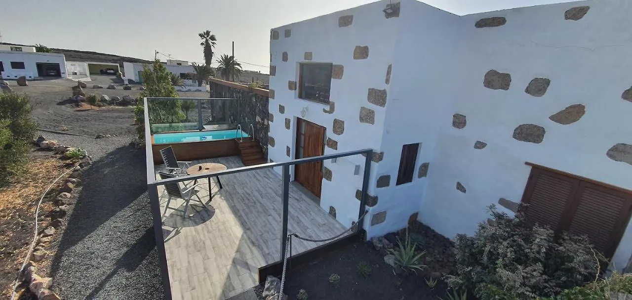 Villa Caserio Leandro Tias