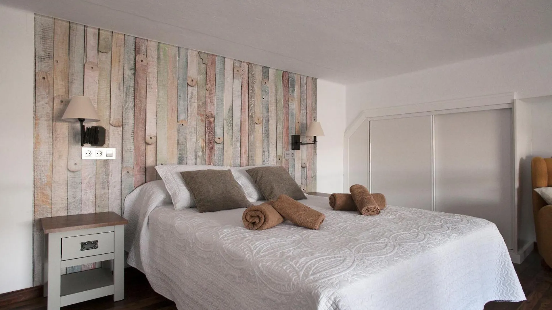 Villa Caserio Leandro Tias Spain