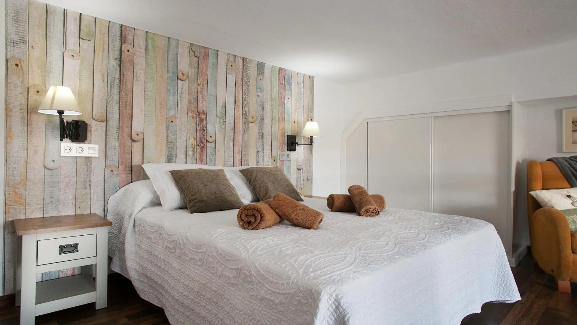 Villa Caserio Leandro Tias Spain
