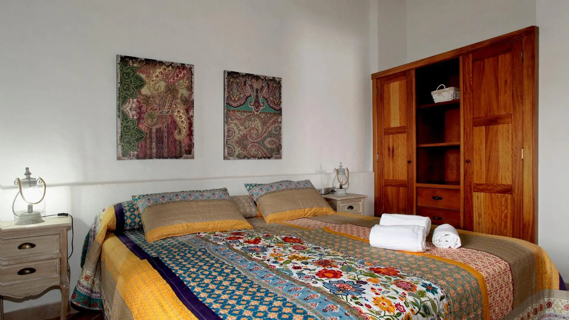 Villa Caserio Leandro Tias