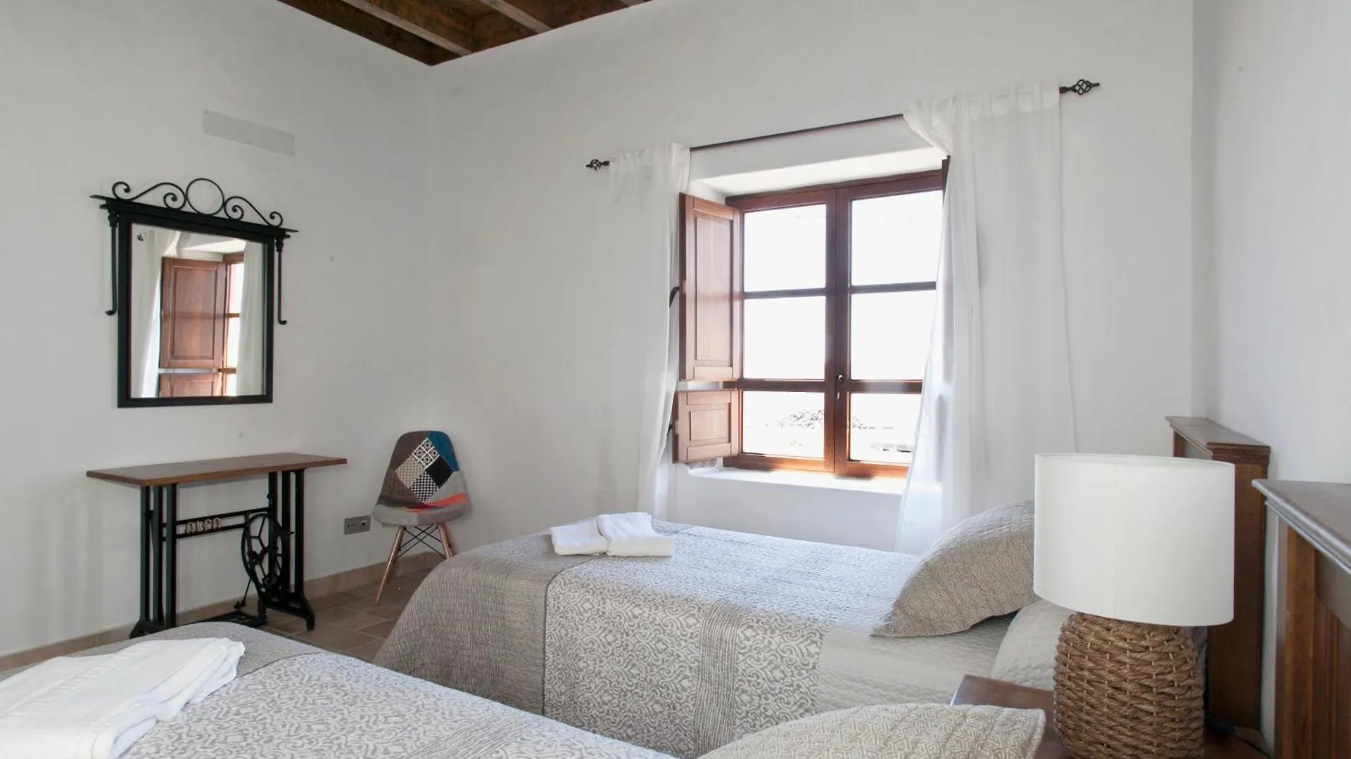 Caserio Leandro Tias Villa