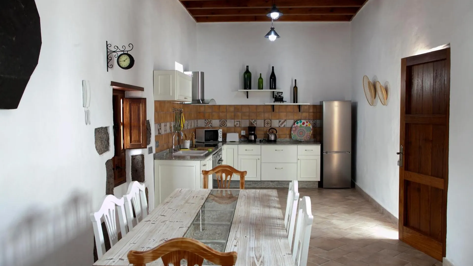 Villa Caserio Leandro Tias